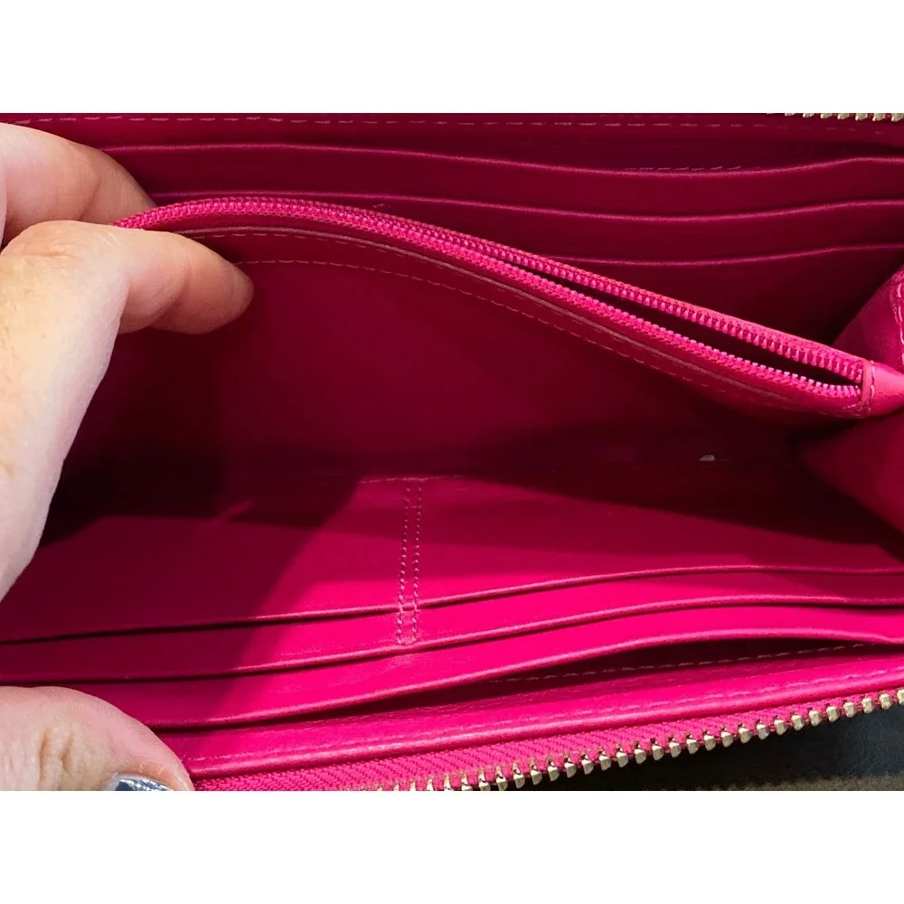 Coach‎ Wallet Women's Fuchsia Legacy Leather Slim Zip Around Clutch Organizer